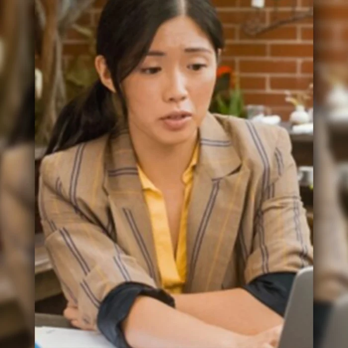 The Chicken Sisters S01 Brown Striped Blazer