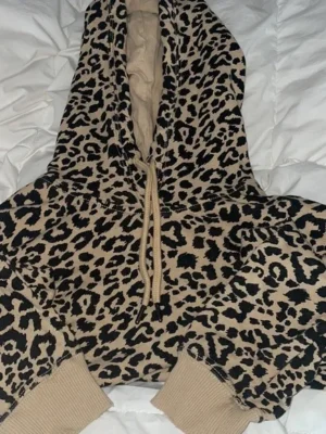 Hollister cheetah print cropped hoodie